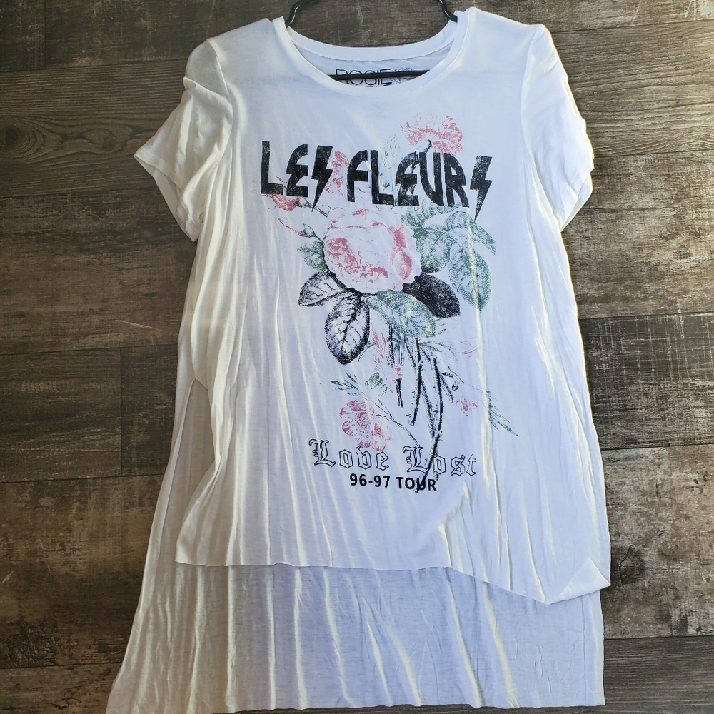 😻 3/$20 Medium hi low shirt